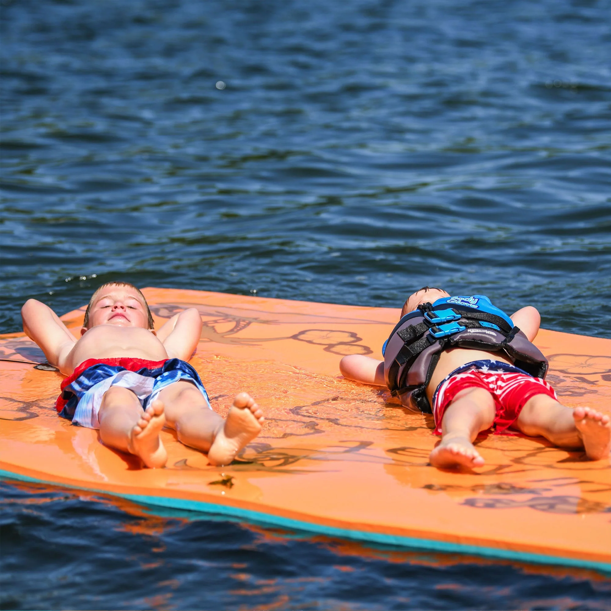 Aqua Lily Pad 14 Ft Maui Floating Foam Island Mat Bundle with Nylon Storage Bag - Image 5