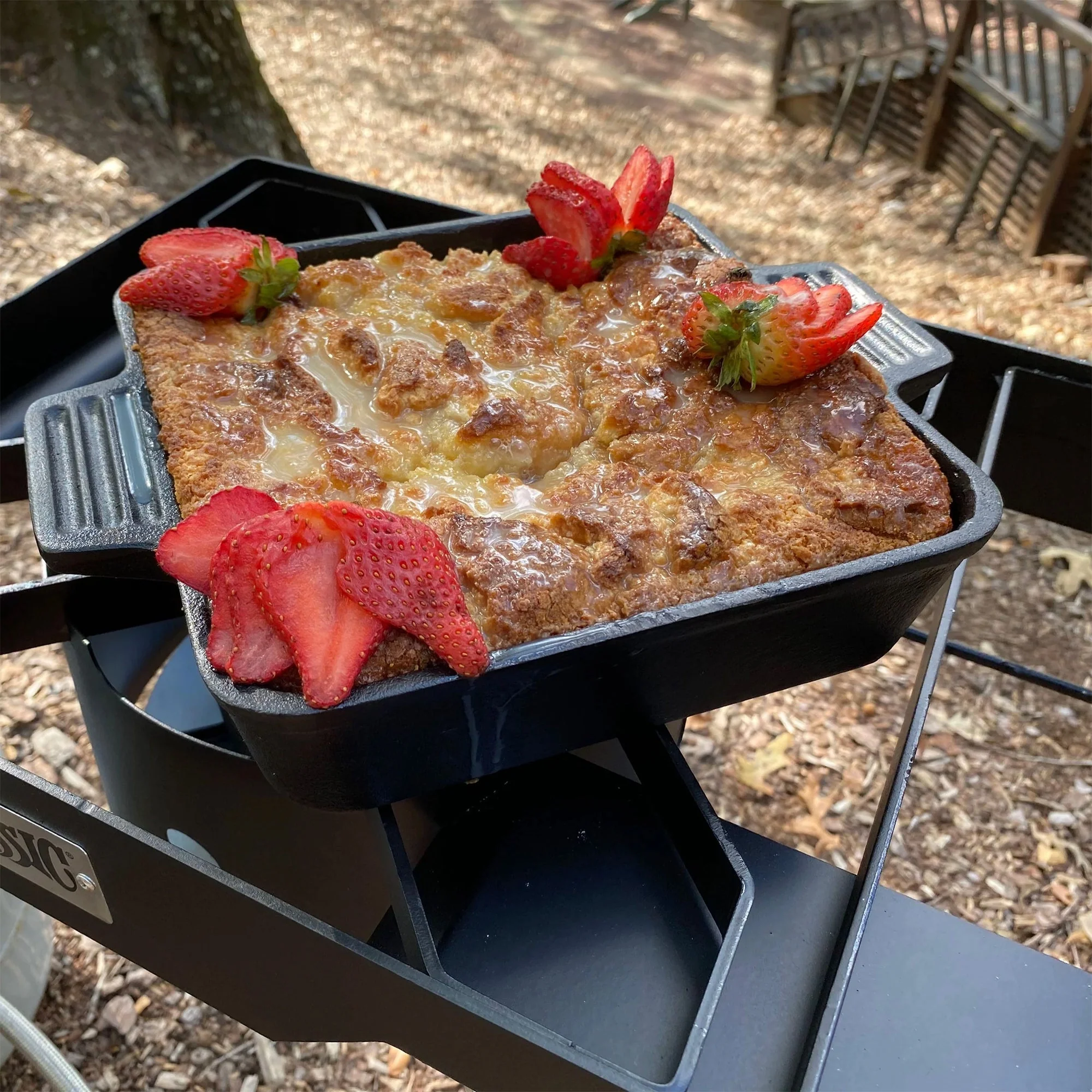 Bayou Classic 8x8 Inch Pre Seasoned Cast Iron Cake Pan Casserole Bakeware Dish - Image 7