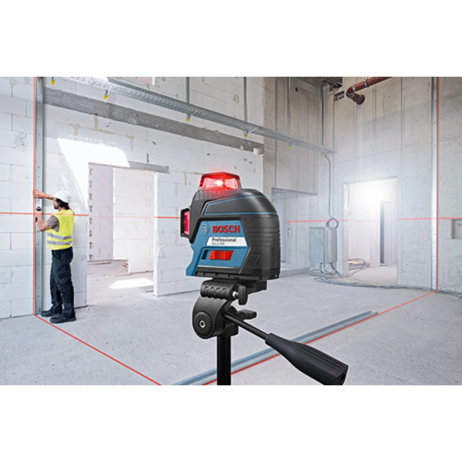 Bosch GLL3-300 360 Degree 3 Plane Leveling and Alignment Line Laser, Red Beam - Image 4