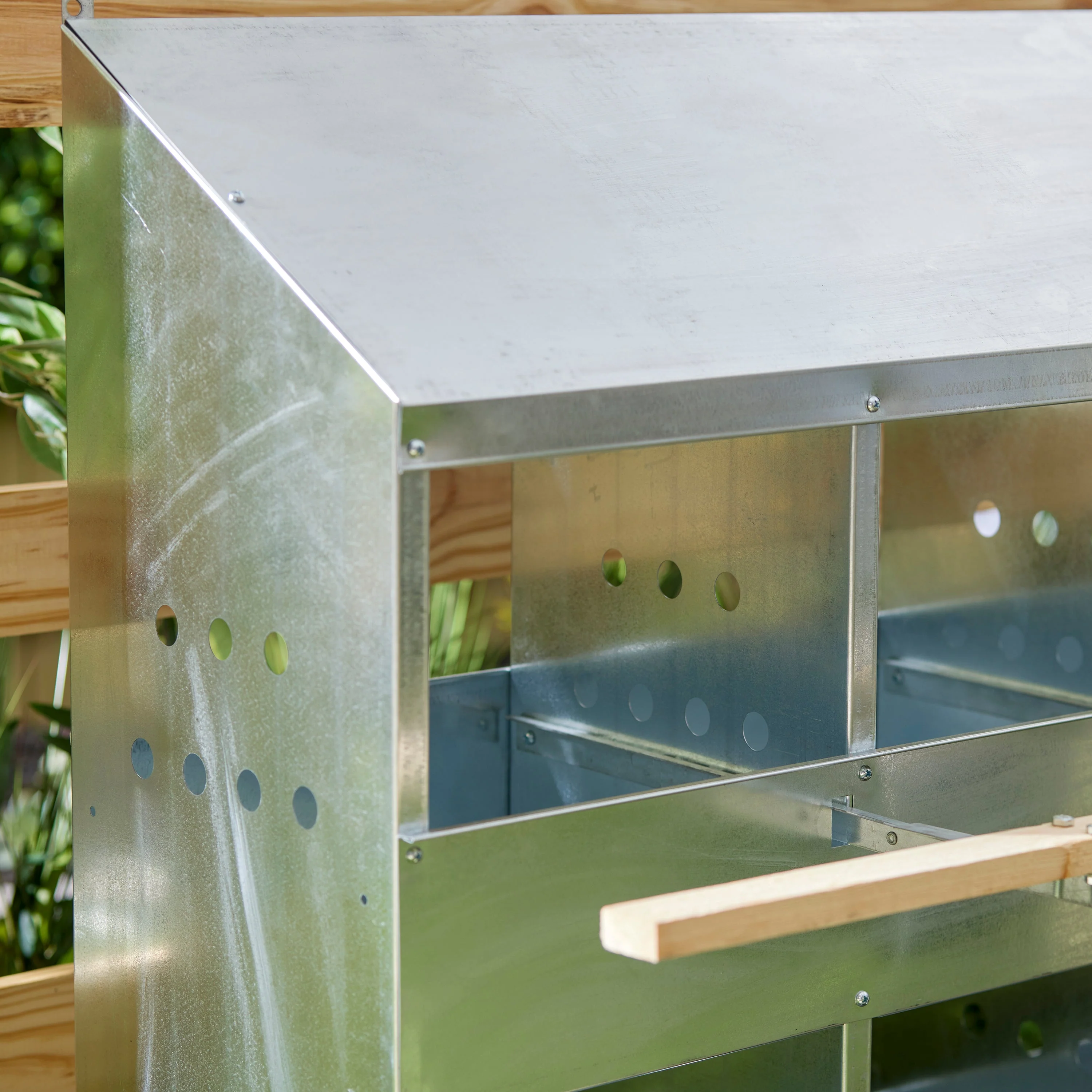 Brower 406B Galvanized Steel 6 Hole 30 Bird Nest Chicken Brooding Box (3 Pack) - Image 11