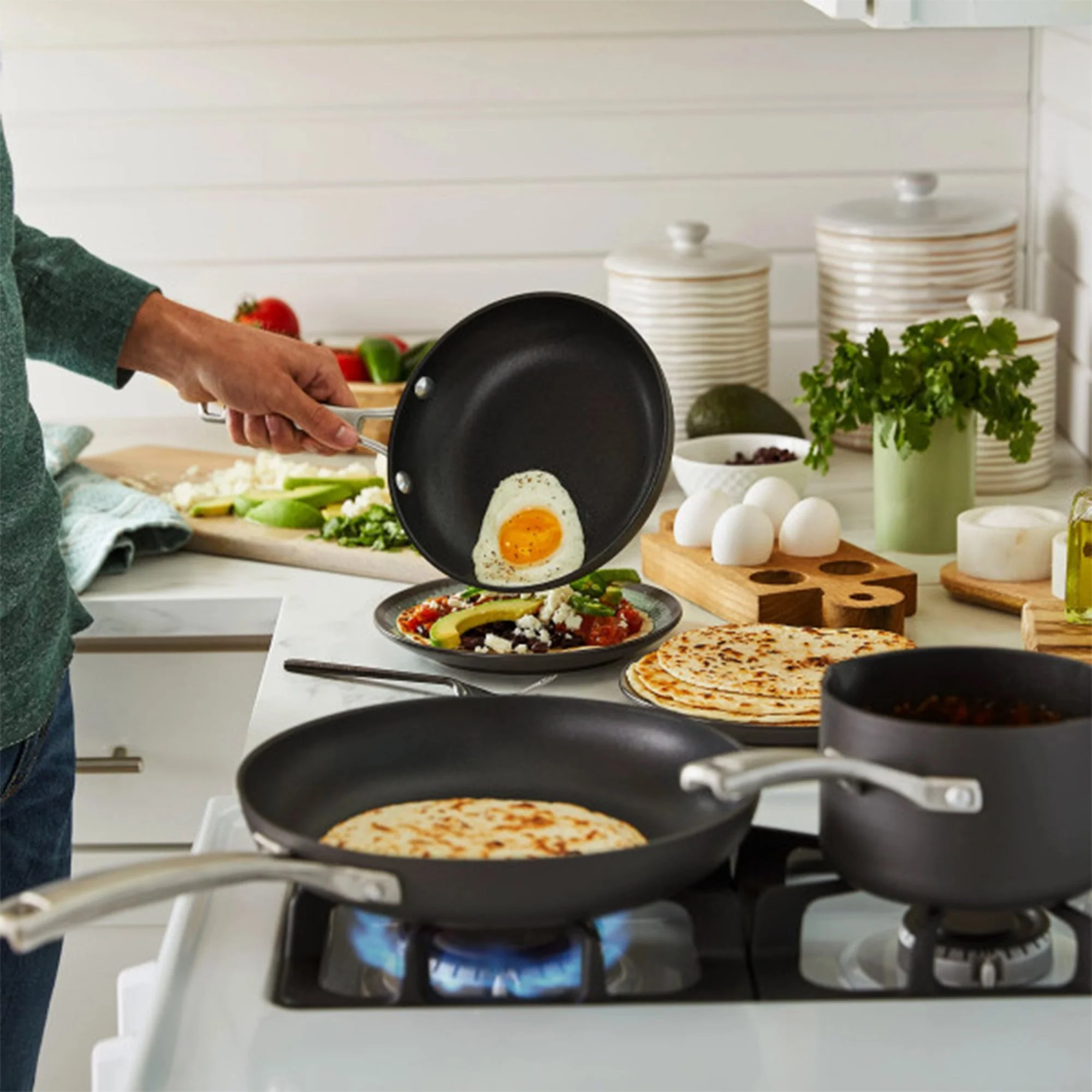 Calphalon Classic 3.5 Quart Hard Anodized Nonstick Cookware Sauce Pan with Lid - Image 6