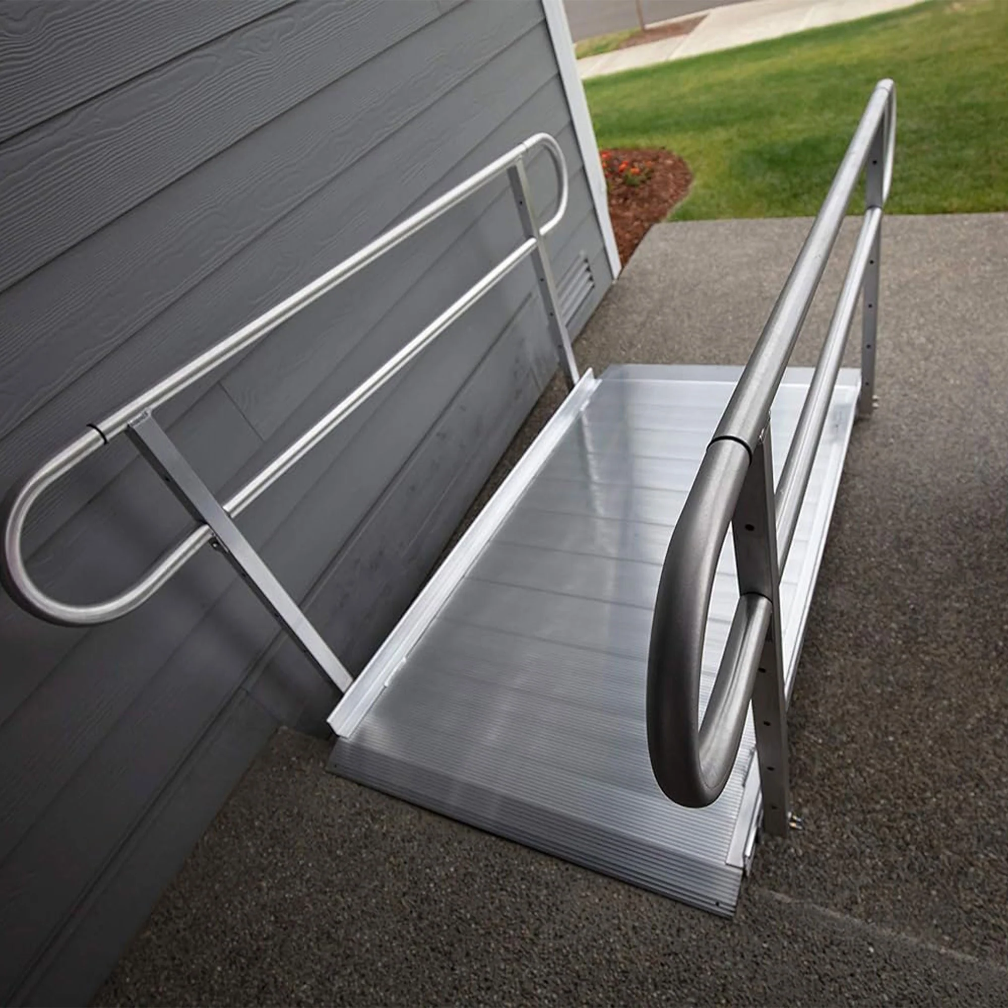 EZ-ACCESS GATEWAY 3G 9 Foot Solid Surface Aluminum Portable Wheelchair Ramp - Image 4
