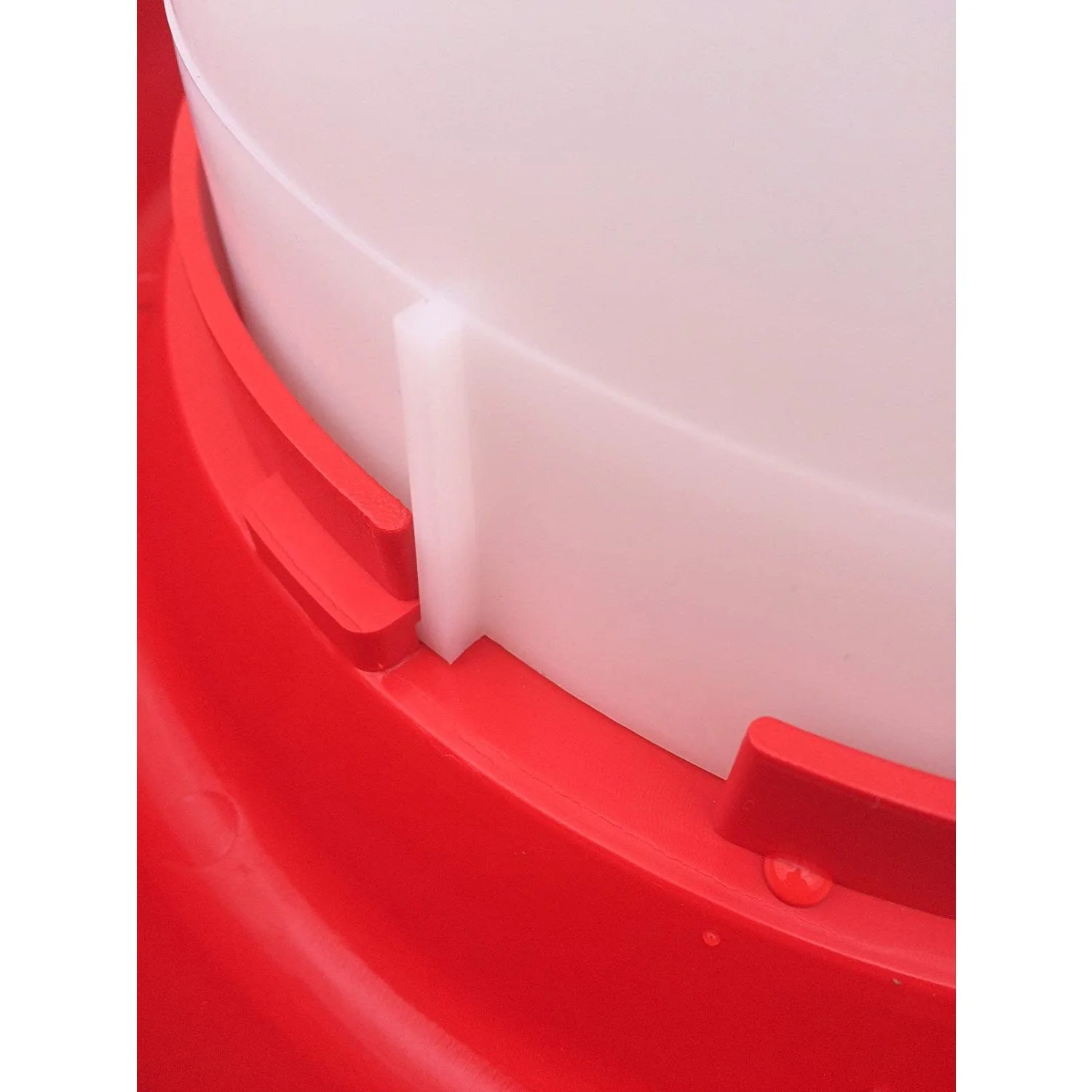 Farm Innovators Heated Plastic Hanging Poultry Water Fountain, Red (4 Pack) - Image 7