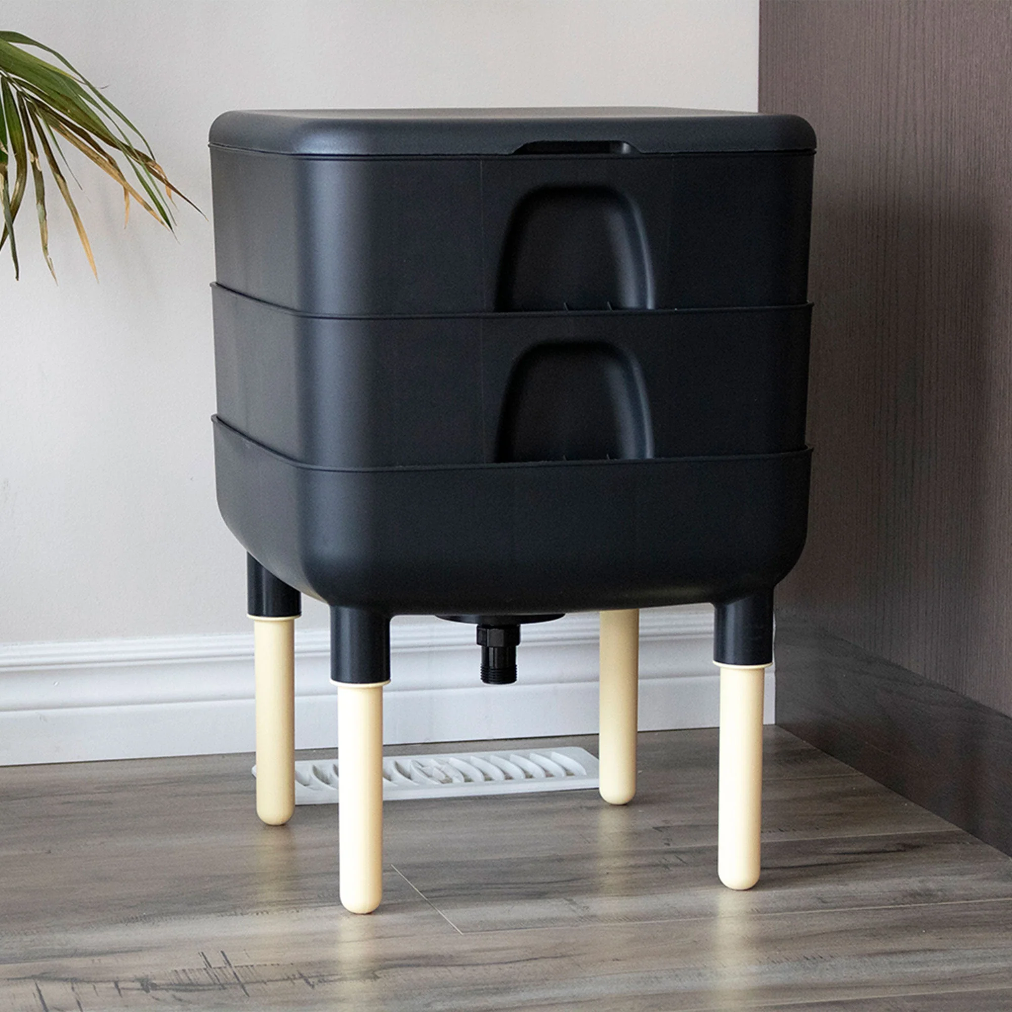 FCMP Outdoor Essential Living 6 Gallon Worm Composter Bin w/ Garden Trays, Black - Image 6