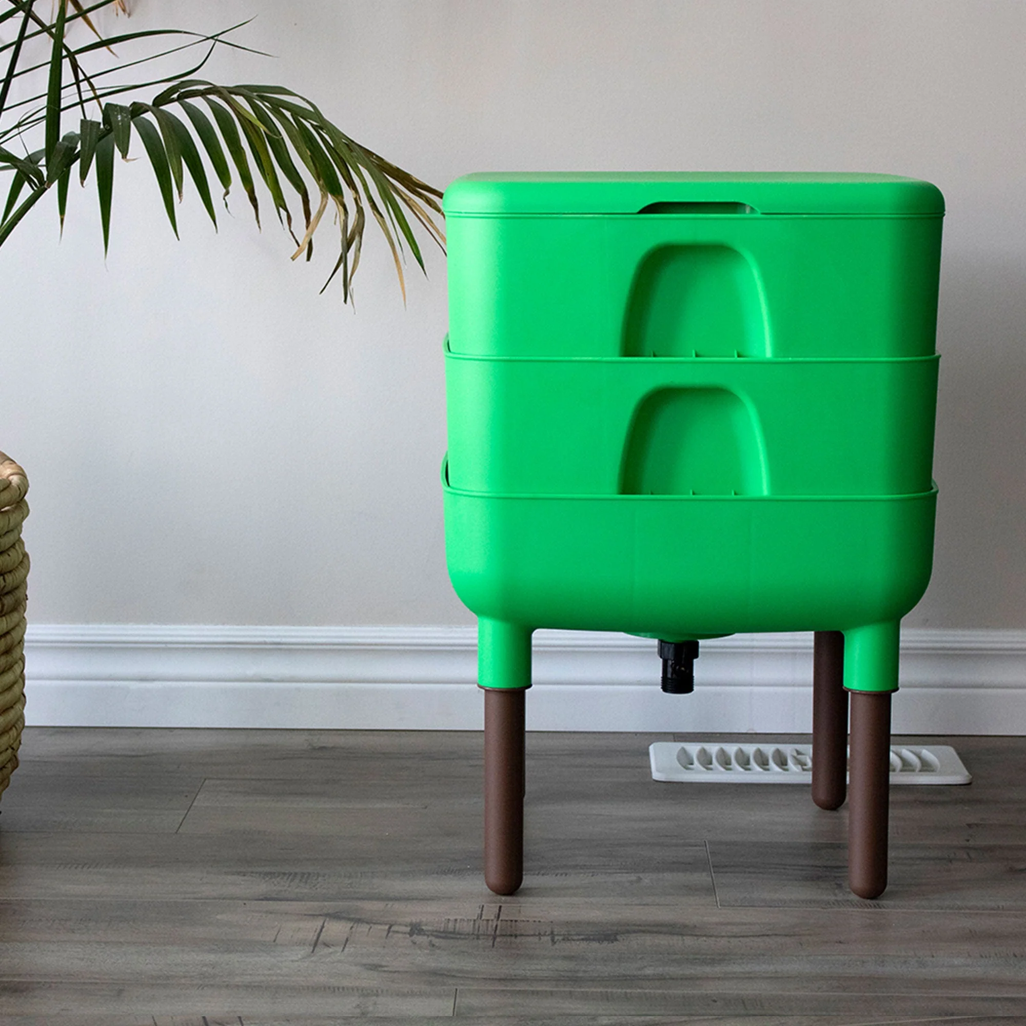 FCMP Outdoor Essential Living 6 Gallon Worm Composter Bin w/ Garden Trays, Green - Image 5