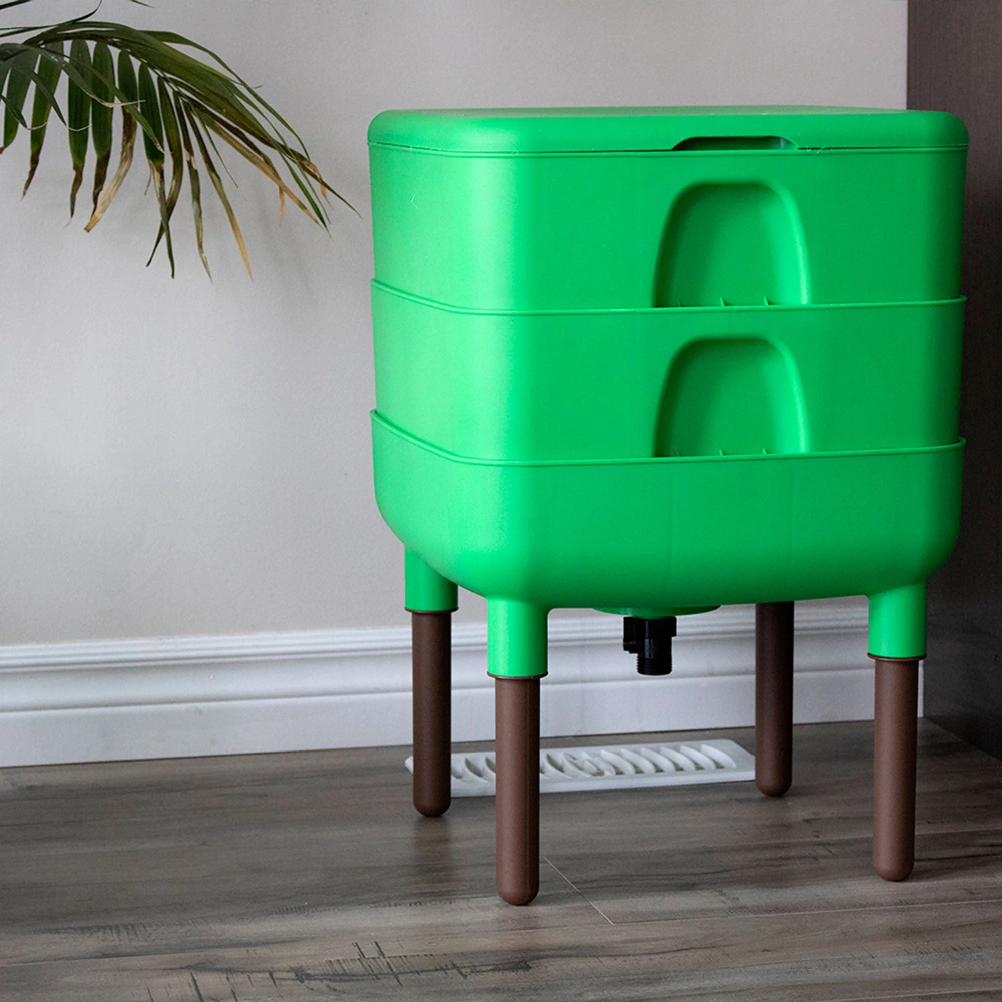 FCMP Outdoor Essential Living 6 Gallon Worm Composter Bin w/ Garden Trays, Green - Image 6