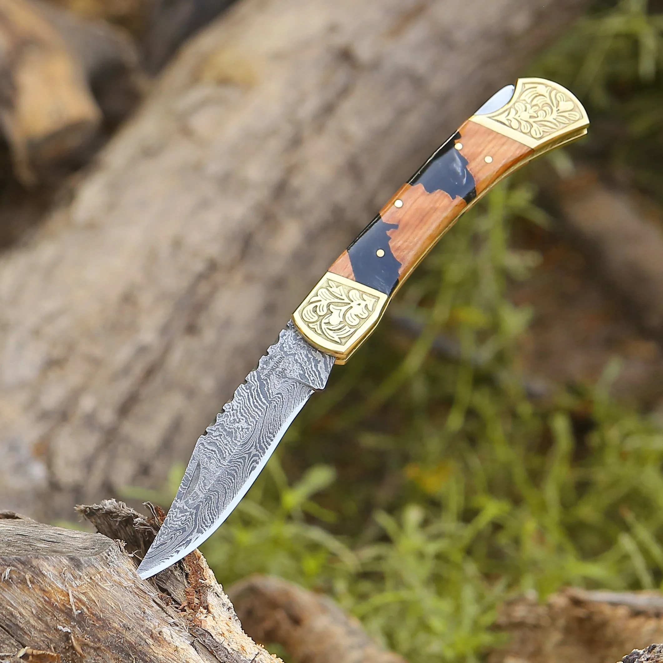 Goldenbolt Damascus EDC Knife with Leather Sheath - Image 3