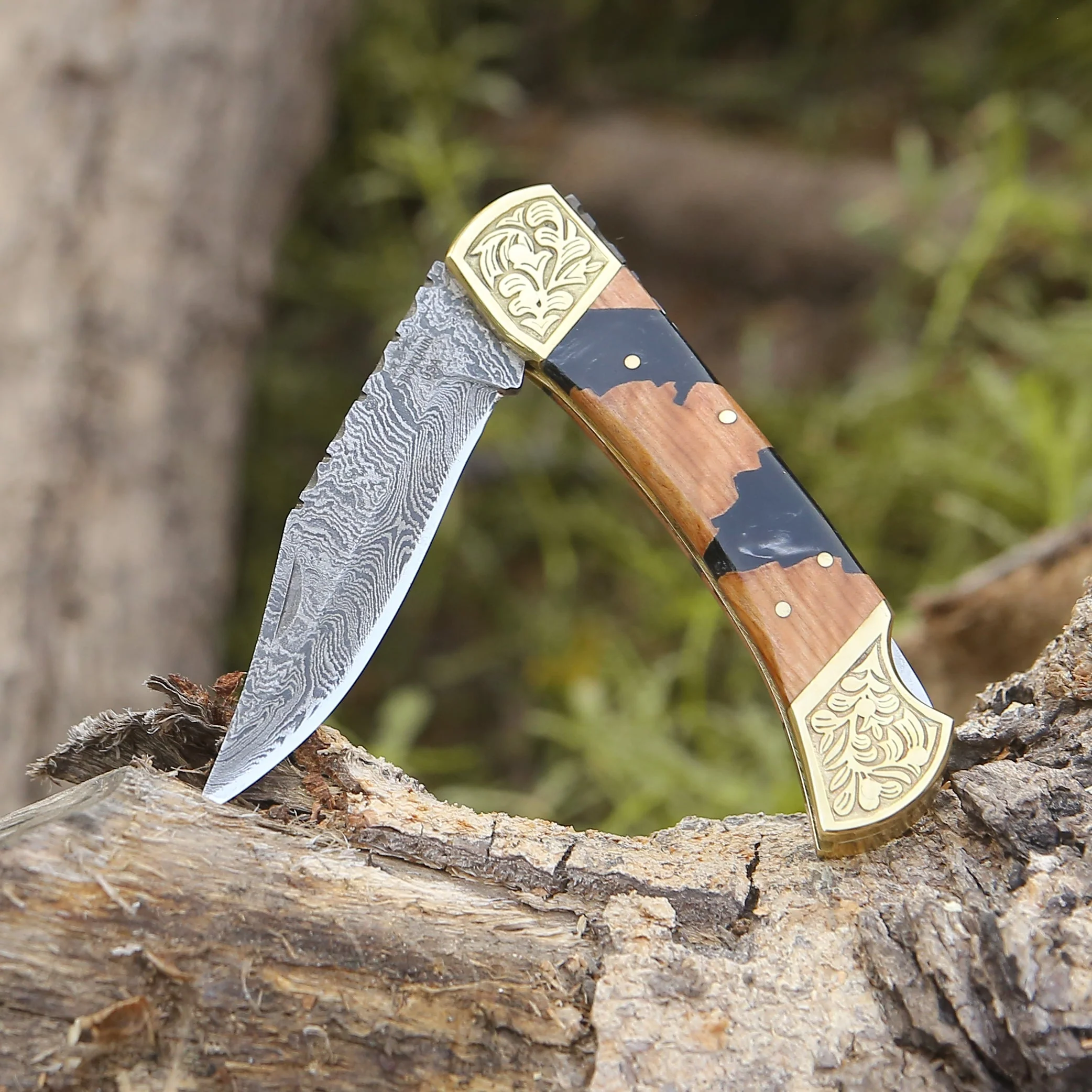 Goldenbolt Damascus EDC Knife with Leather Sheath - Image 4