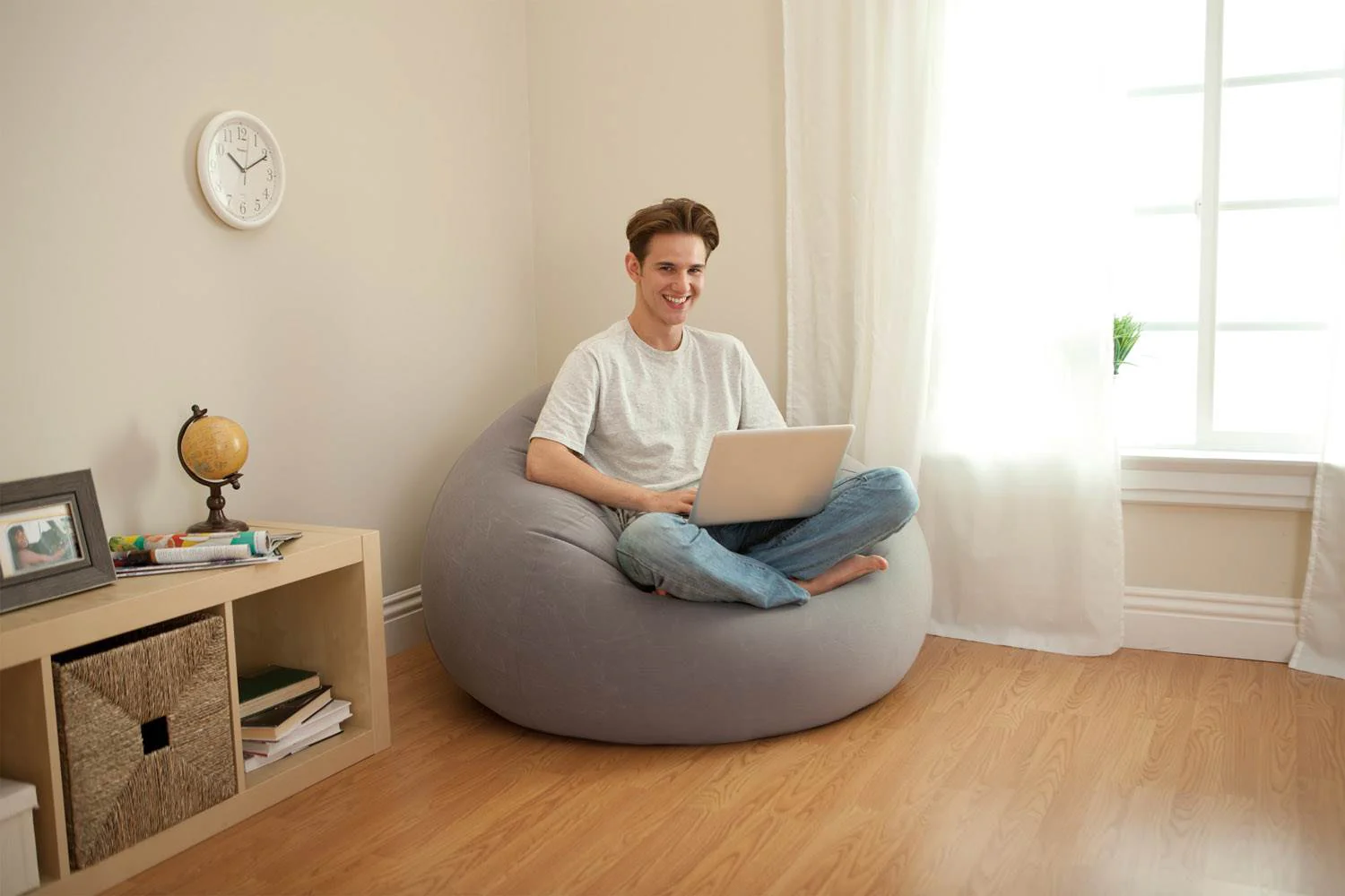 Intex 120V AC Electric Air Pump & Inflatable Corduroy Beanless Bag Lounge Chair - Image 10