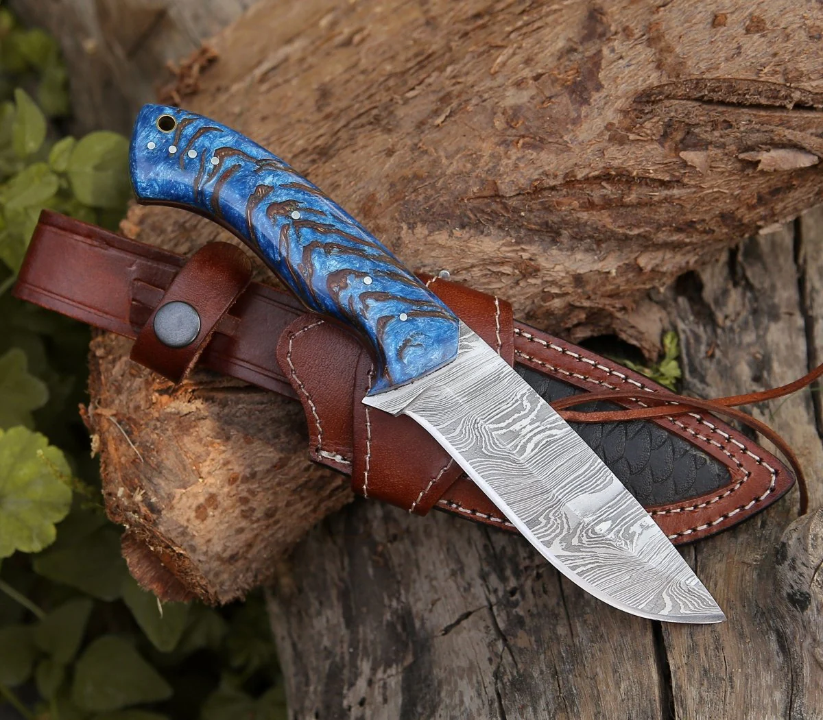 Odin Damascus Steel Knife with Pine Cone Handle - Image 3