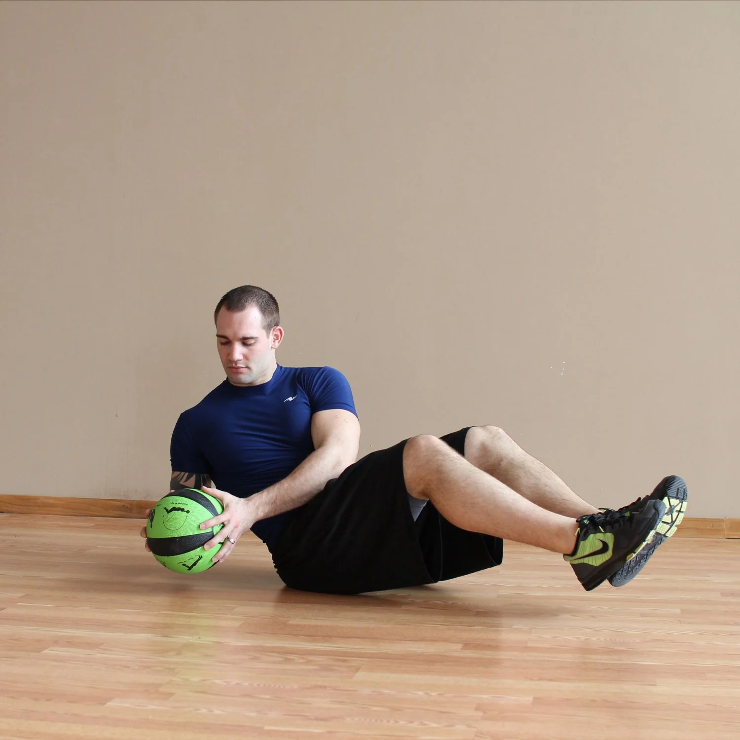 Prism Fitness 400-150-003 8 Pound Weighted Fitness Smart Medicine Ball, Green - Image 2