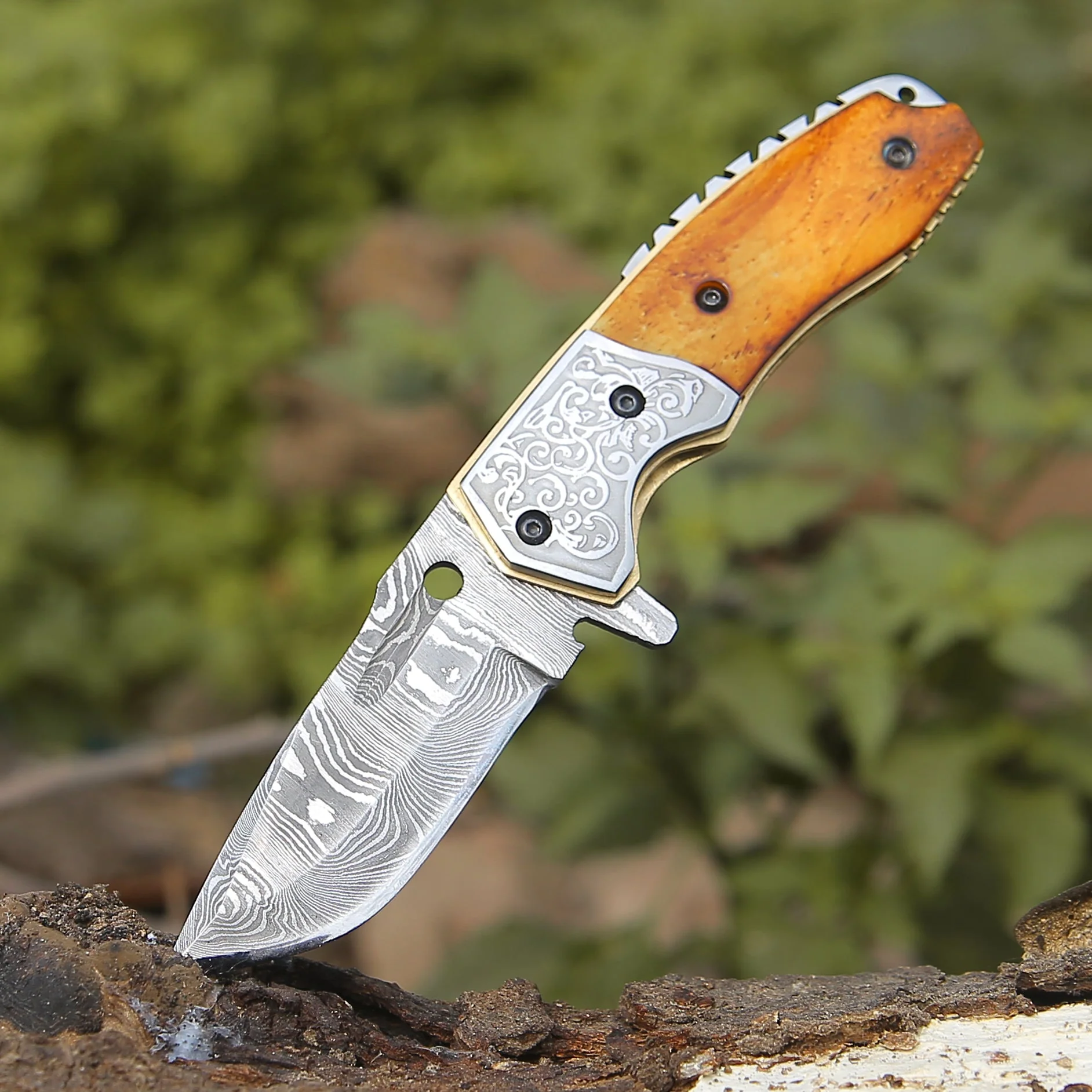 Reckoner Damascus Pocket Knife with Charred Bone Handle - Image 2