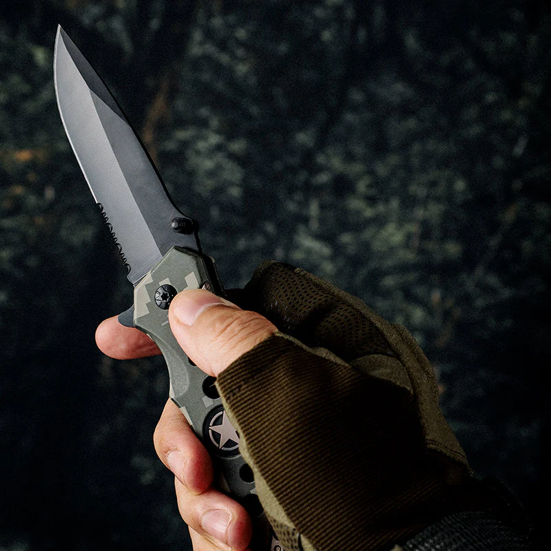 Star Pocket Knife with Serrated Blade & Camouflage Handle - Image 4
