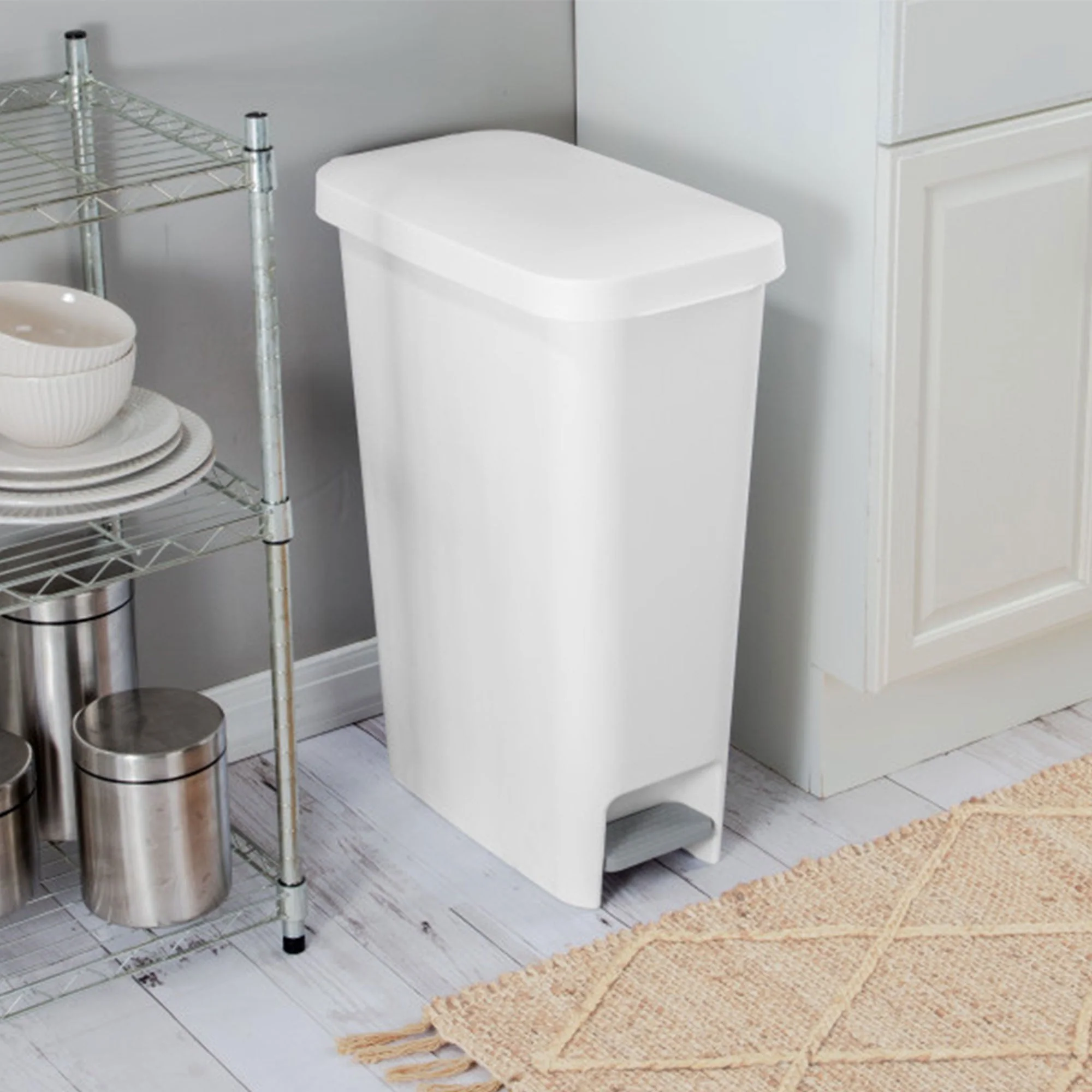 Sterilite 11 Gal. Slim Handsfree Portable Wastebasket Trash Can, White (12 Pack) - Image 4