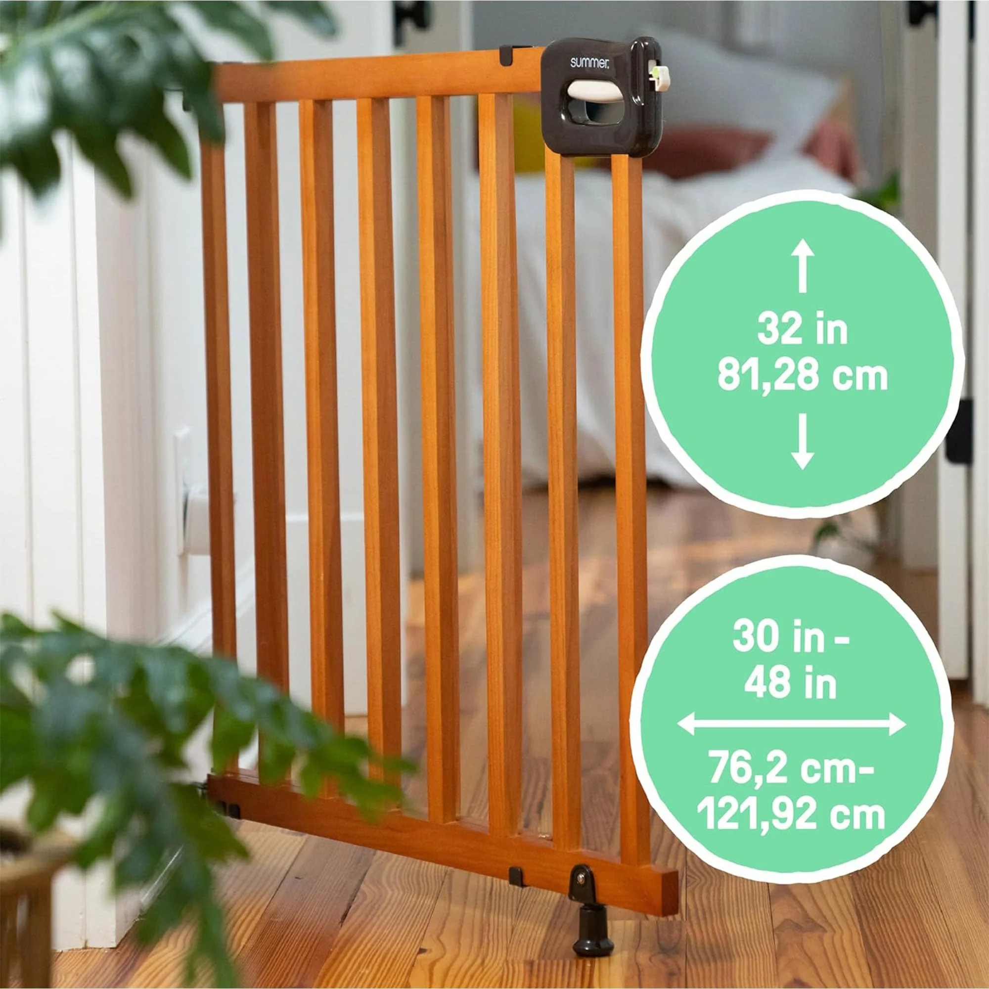 Summer Infant 32" Deluxe Stairway Secure Safety Pet and Baby Gate, Oak Wood - Image 3