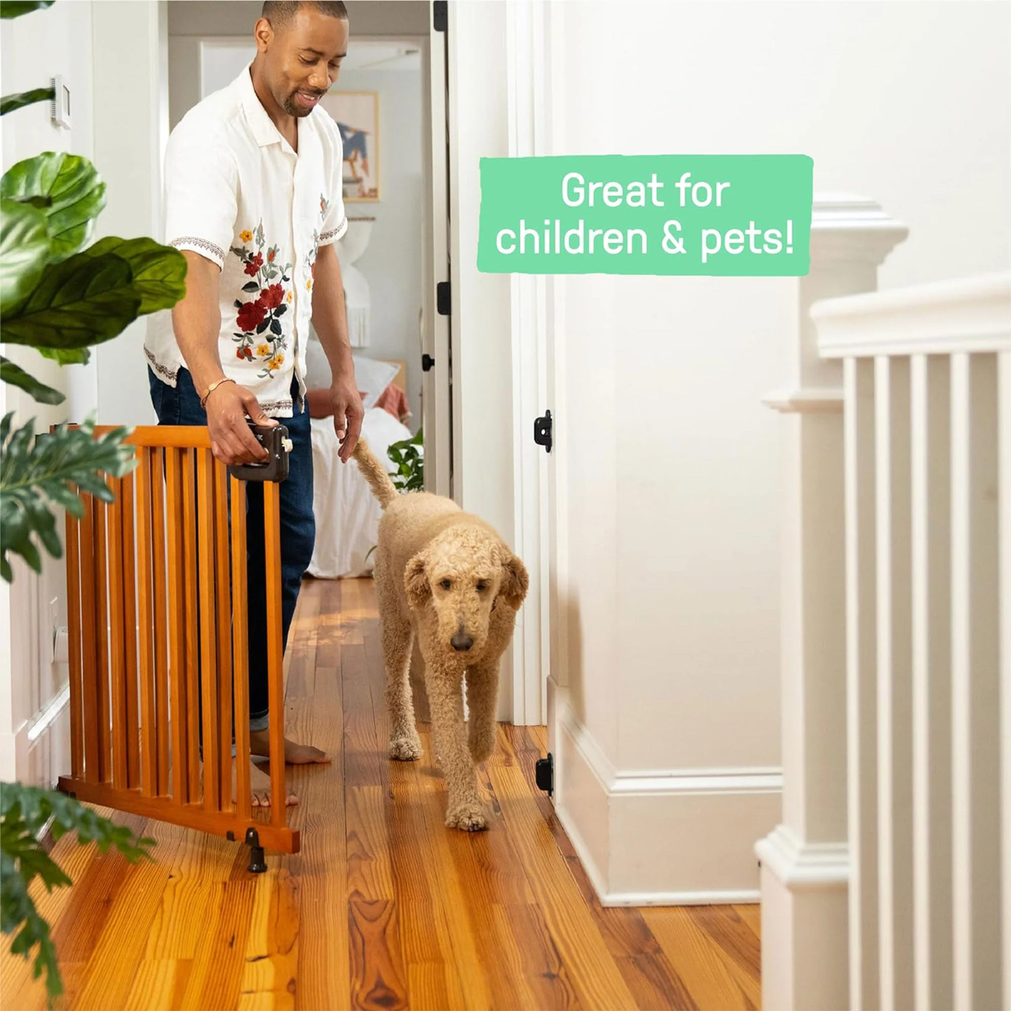 Summer Infant 32" Deluxe Stairway Secure Safety Pet and Baby Gate, Oak Wood - Image 5
