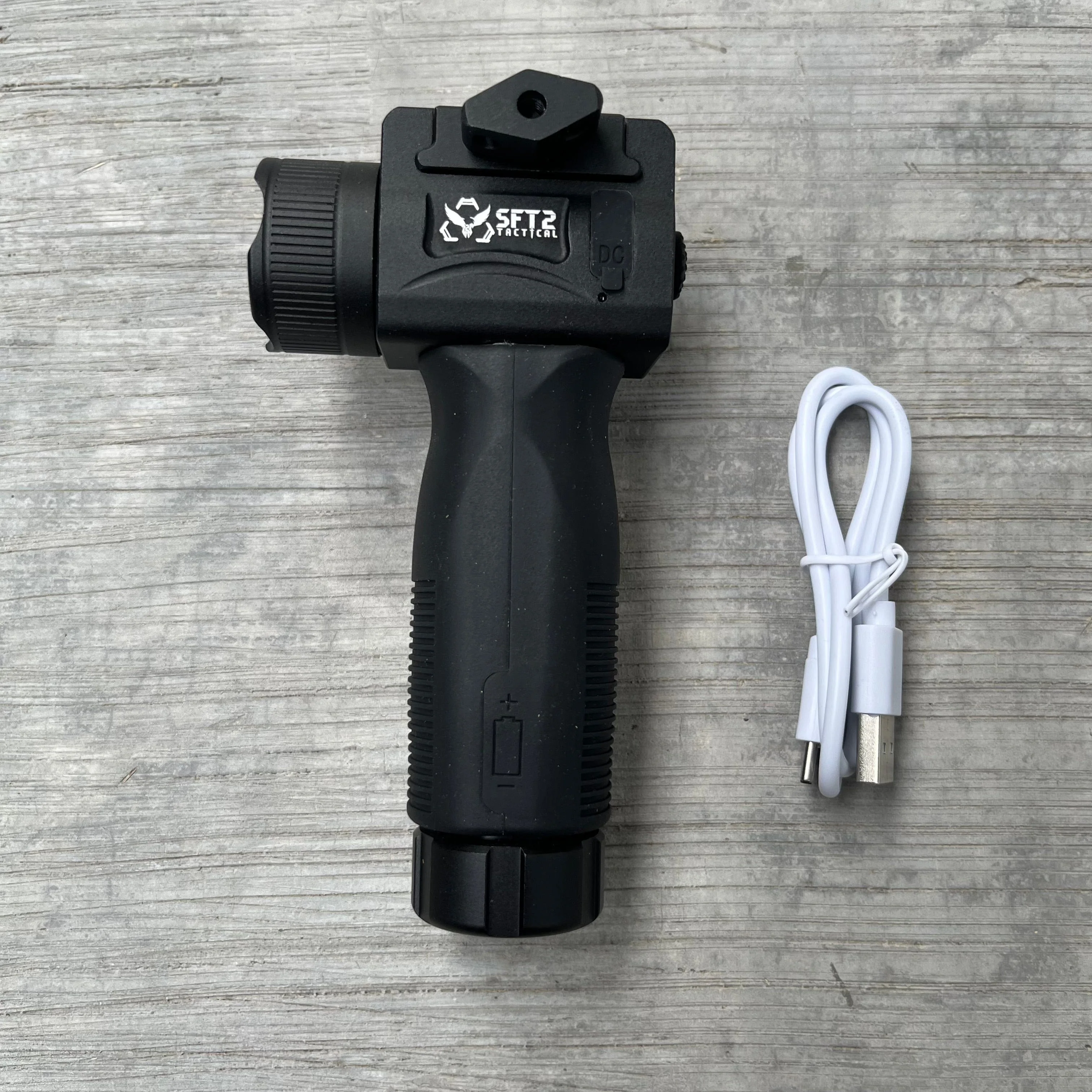Vertical Foregrip 3 in 1 Flashlight (2000 Lumen) - Image 3