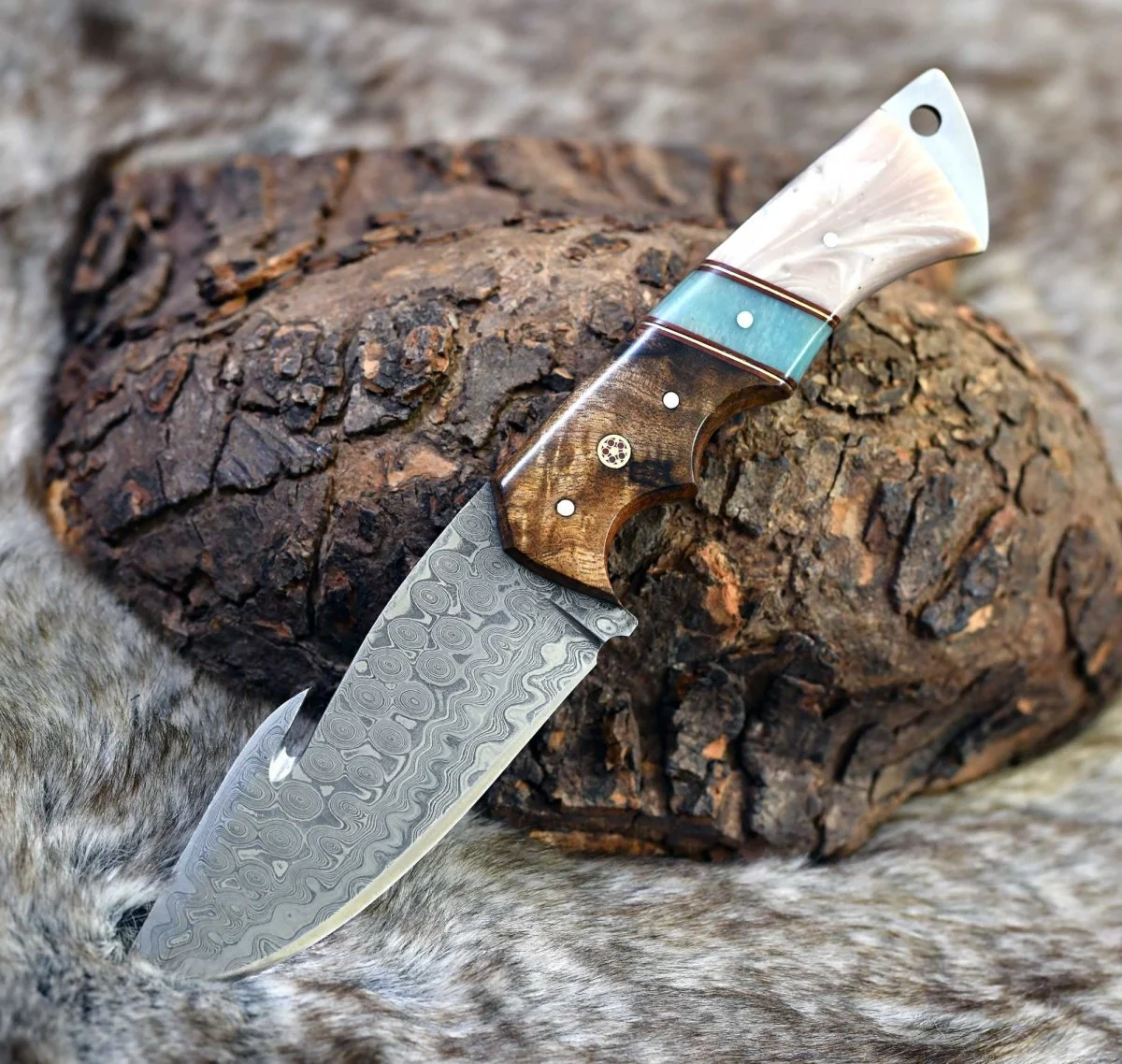 Voyager Damascus Gut Hook Knife with Exotic Rose Wood and Mother of Pearl Handle - Image 4